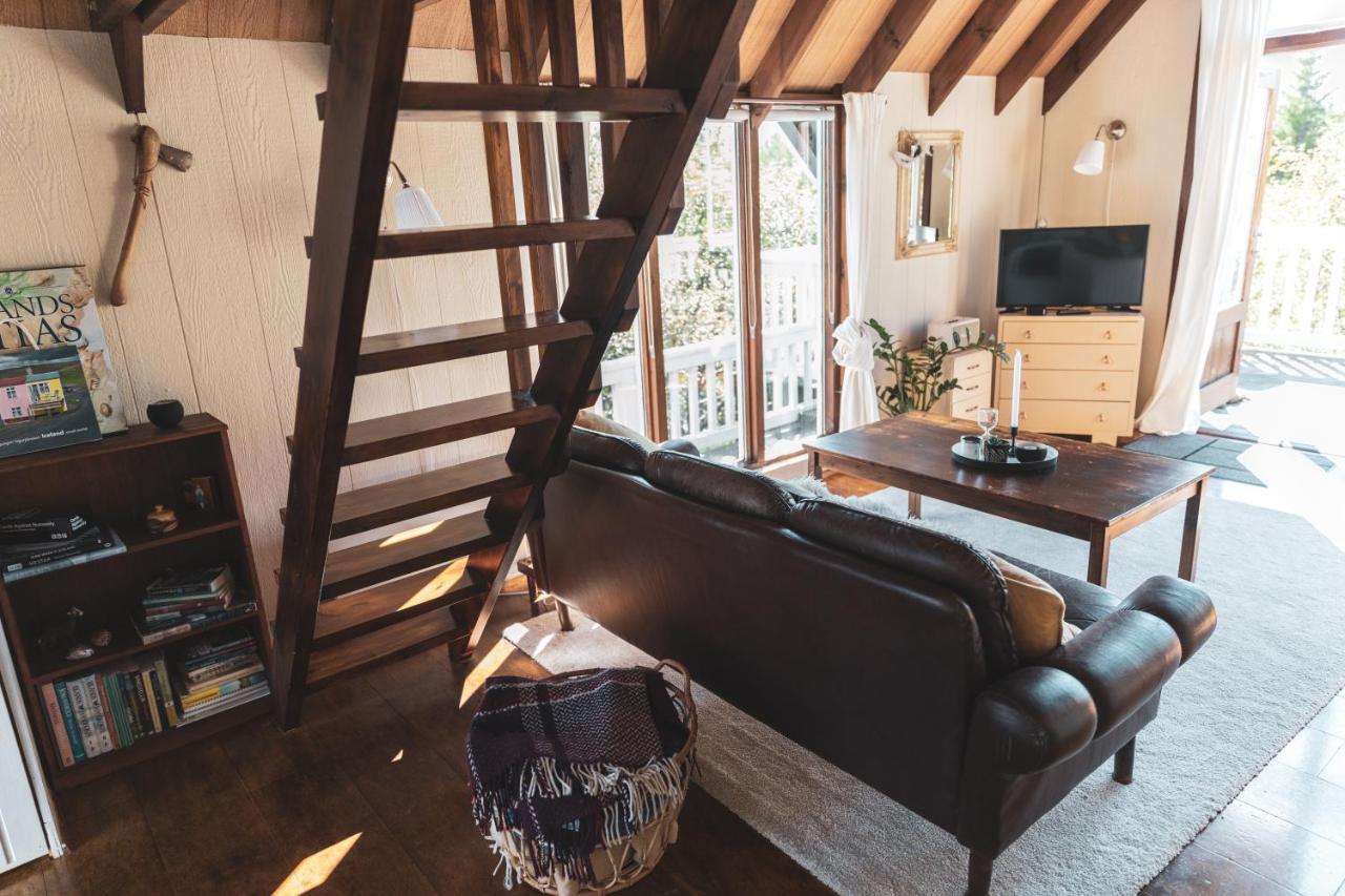 Bjoerk - A Cozy Hilltop Cottage - Great Location! Blaskogabyggd ภายนอก รูปภาพ